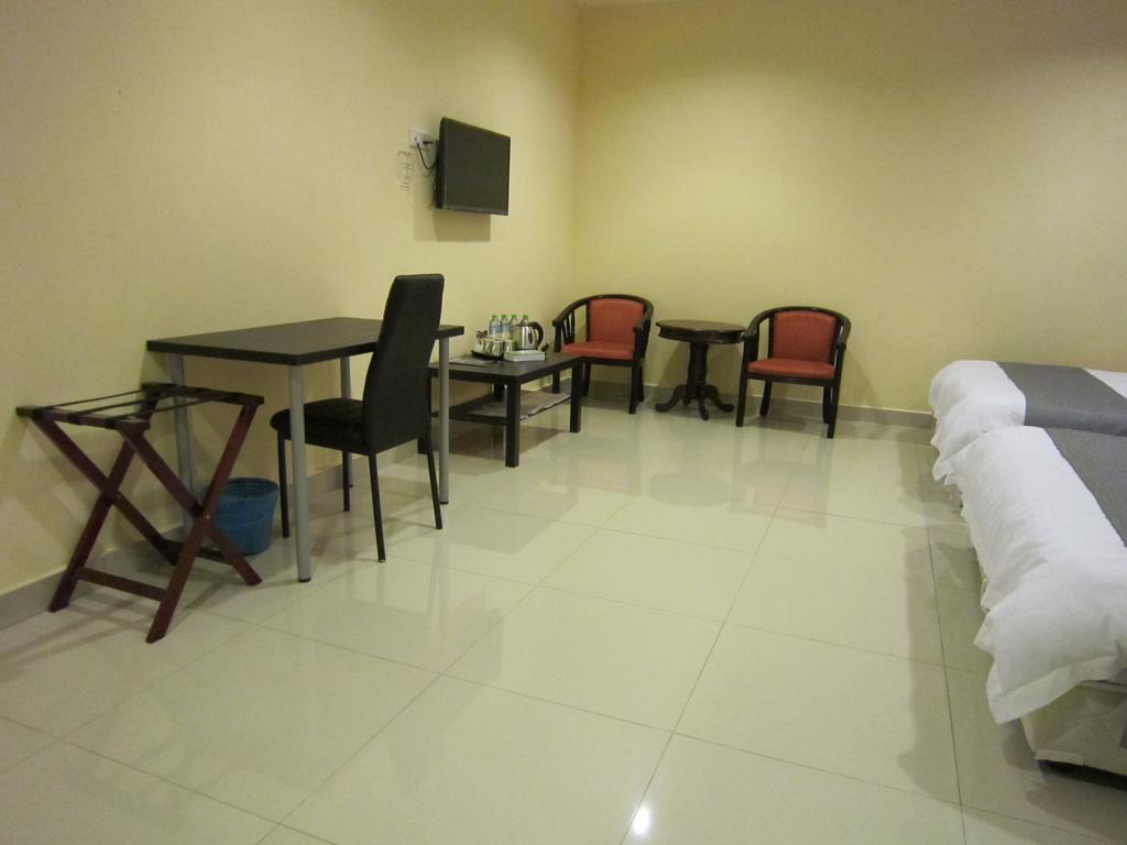 Oyo 151 Twin Hotel Kuala Lumpur Exterior photo