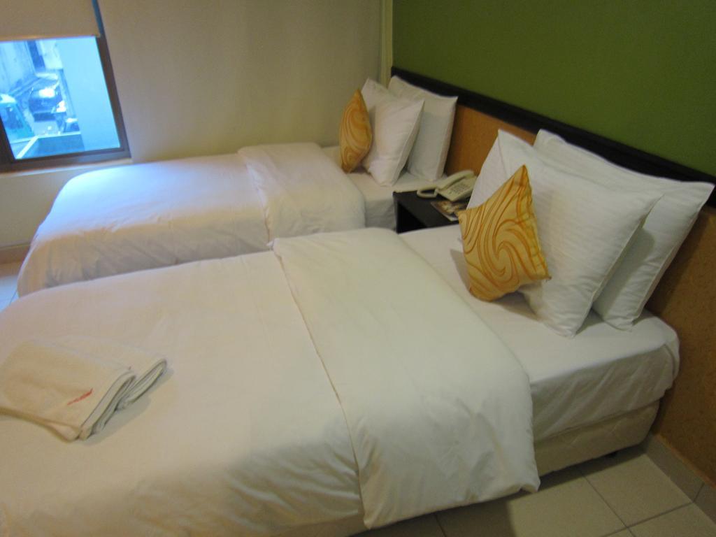 Oyo 151 Twin Hotel Kuala Lumpur Exterior photo